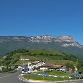 eppan kreisverkehr pillhof