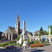 bozen waltherplatz mit dompfarre