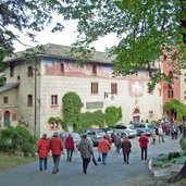 kurtatsch entiklar schloss kellerei turmhof besucher