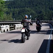 tisens gfrill gampenpass strasse kehre motorrad