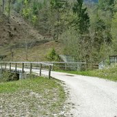 kalterer hoehenweg april ziegelstadel forsthuette bruecke