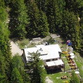 DSC Ueberetscher Huette vom Roen aus