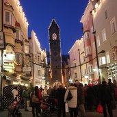 RS Christkindlmarkt Sterzing Zwoelferturm