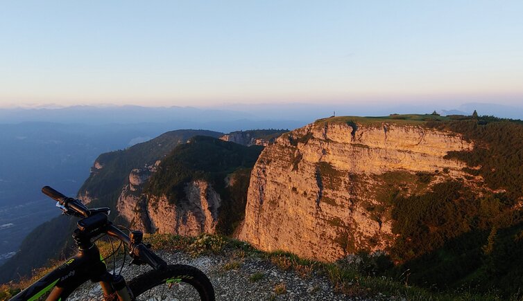 Monte Roen sunrise MTB