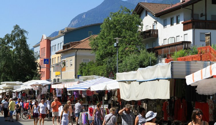 RS Ueberetsch Kaltern Wochenmarkt