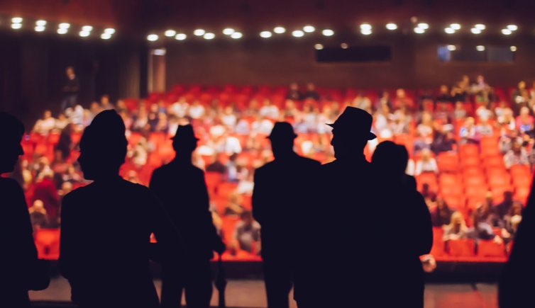 RS Adobe Stock theater publikum